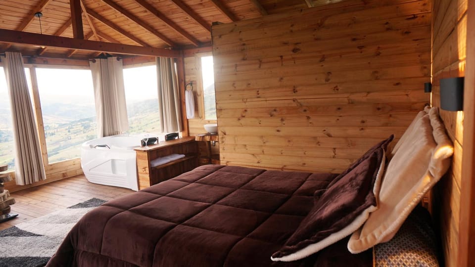 Bed, Hot Tub