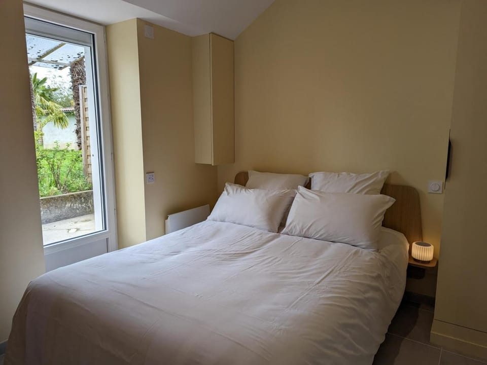 Studio confort à Angoulême avec terrasse, proche transports, idéale pour couples et bébés. - FR-1-653-231 Apartment in Angoulême