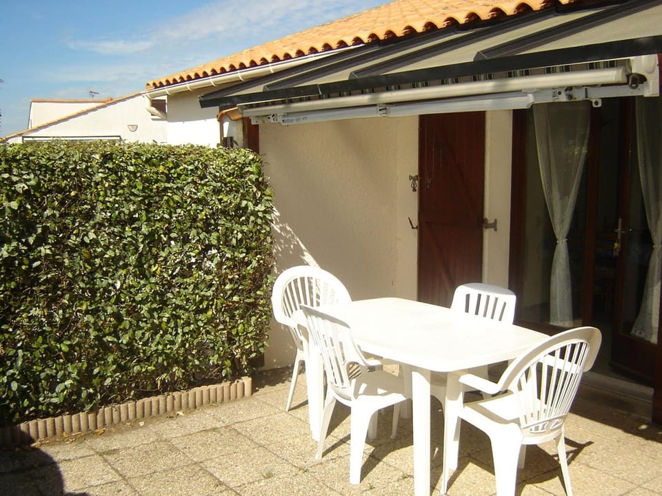 Maison de vacances à Notre-Dame-de-Monts avec piscine et parking privés - FR-1-540-209 House in Notre-Dame-de-Monts