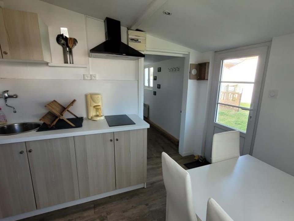 Maisonnette rénovée, animaux admis, parking, 4 pers - Notre-Dame-de-Monts - FR-1-540-231 House in Notre-Dame-de-Monts