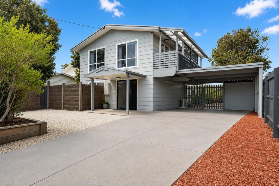 Property building, Day