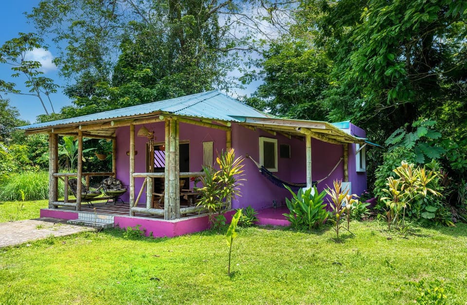 Casa Lavanda in tropical jungle garden House in Panama