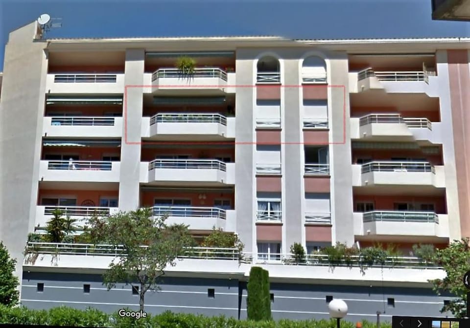 Bel appartement 2 chambres proche plage et golfs by Beds83 Apartment in Saint-Raphael