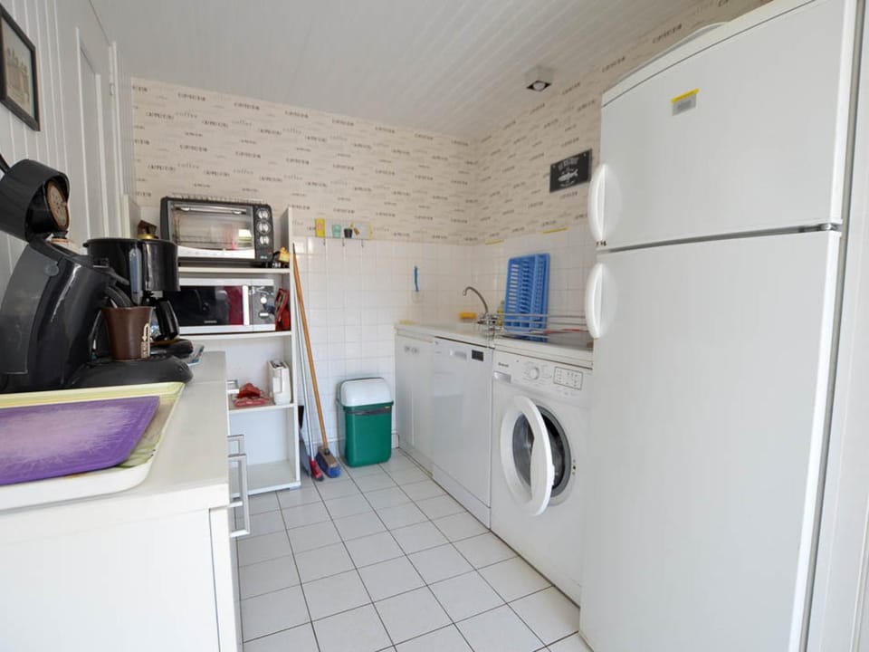 Maison 4 pièces au centre de La Palmyre - 2 chambres, animaux admis - FR-1-705-34 House in Les Mathes