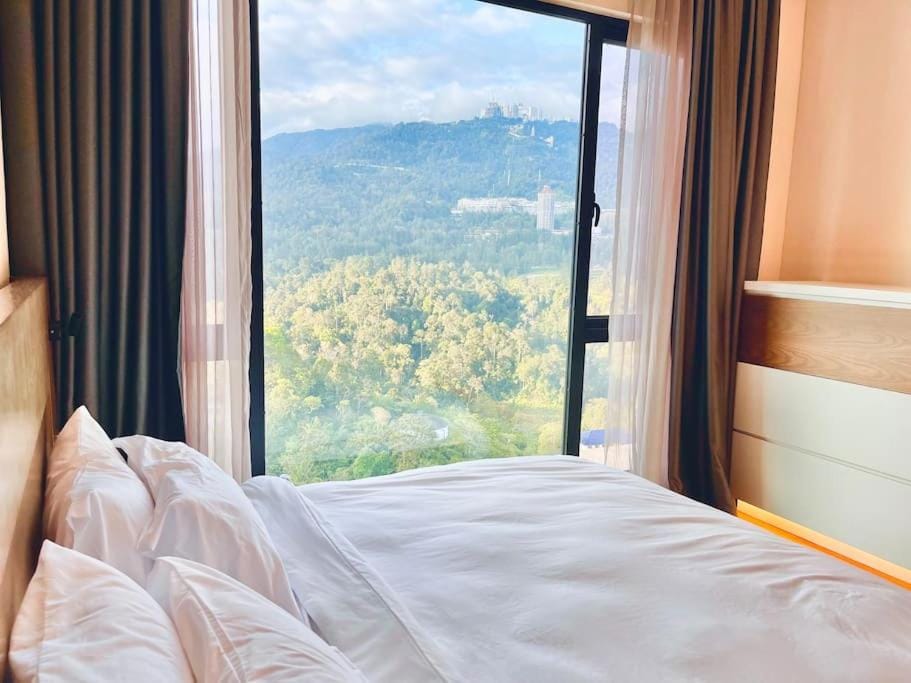 Natural landscape, Bedroom, Mountain view