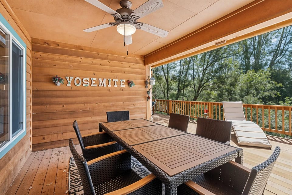 The Nut House - Lovely Home with Hot Tub House in Groveland