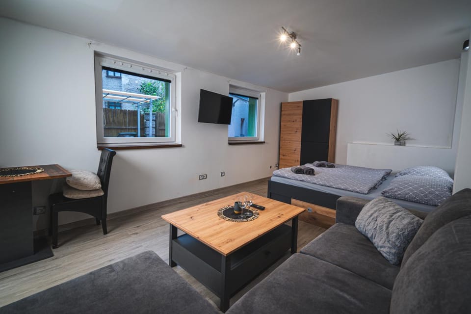 TV and multimedia, Photo of the whole room, Evening entertainment, Bedroom