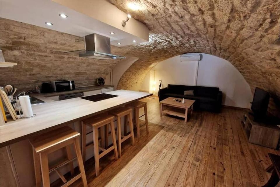 Superbe Appartement Rénové - Centre Historique Apartment in Montpellier