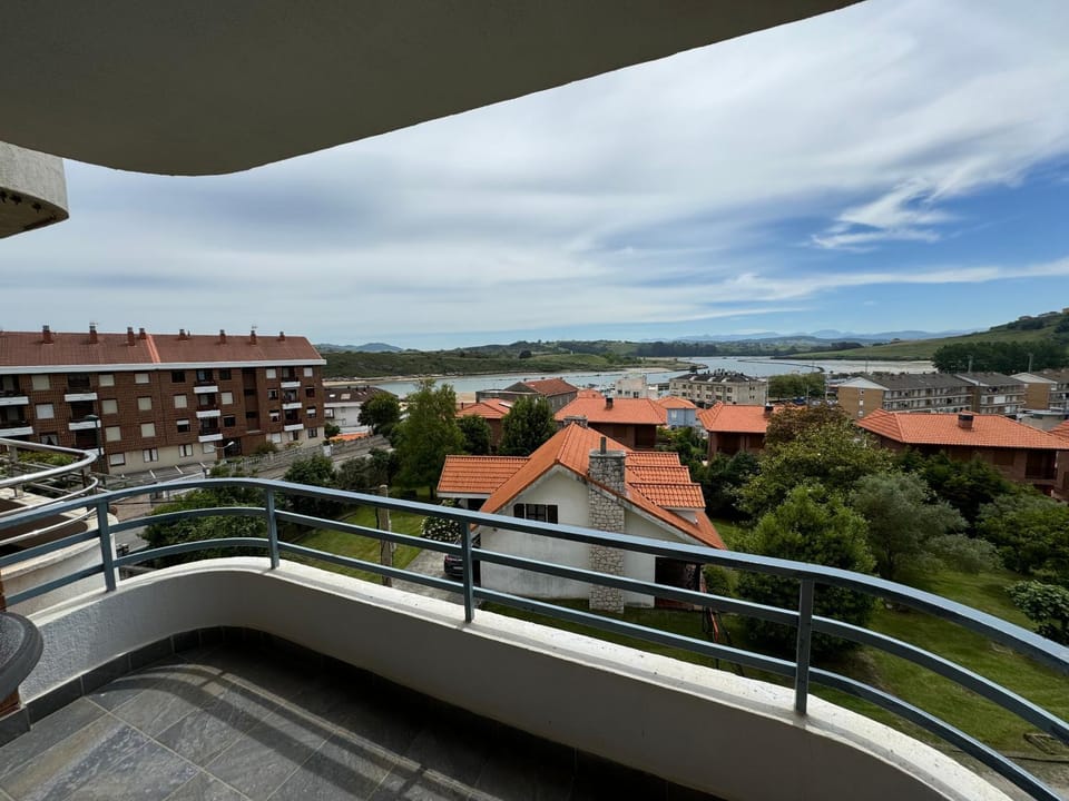 Vistas Sol y Mar Apartment in Cantabria