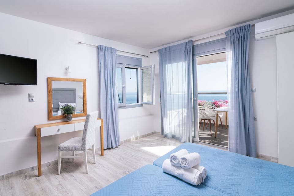 Zorbas Apartments-Am Strand von Lentas Apartment in Crete Region