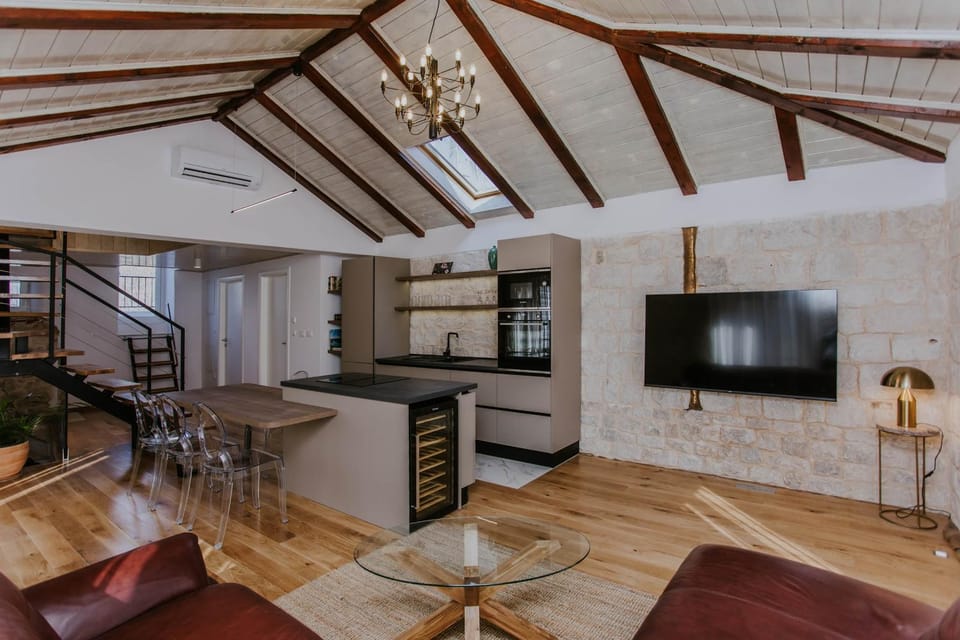 TV and multimedia, Kitchen or kitchenette, Living room, Dining area, minibar