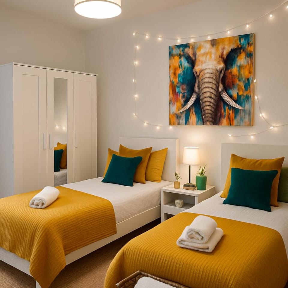 Small Oasis Nelson Mandela Apartment with sea view, two bedrooms, parking, terrace and pool Apartment in Costa del Sol