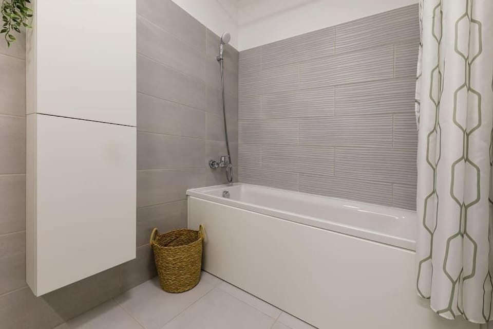 Luxury Apt. Near River & Parking Apartment in Timisoara