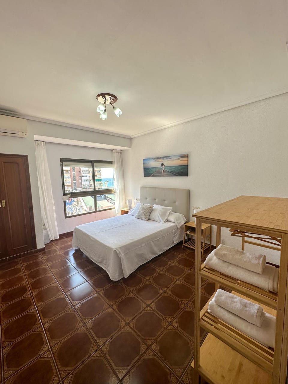 Photo of the whole room, Bedroom