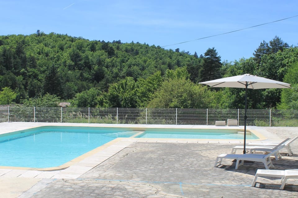 Spring, Day, Natural landscape, Pool view, Swimming pool, Swimming pool, sunbed