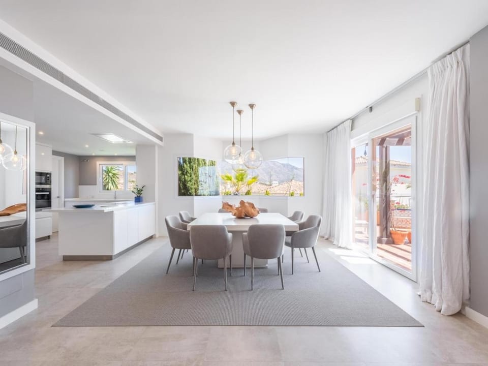 Living room, Dining area