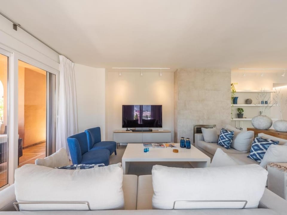 TV and multimedia, Living room, Seating area
