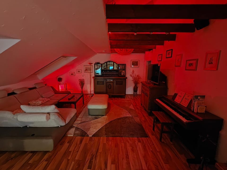 TV and multimedia, Living room, Photo of the whole room