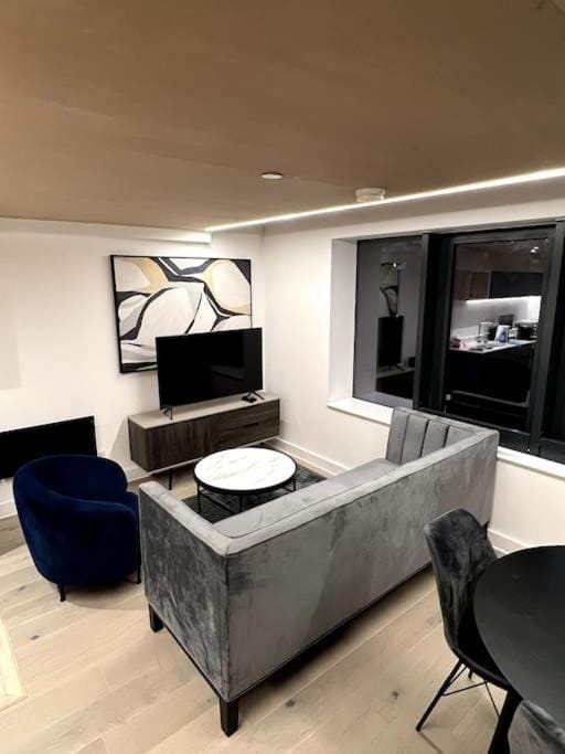 Communal lounge/ TV room