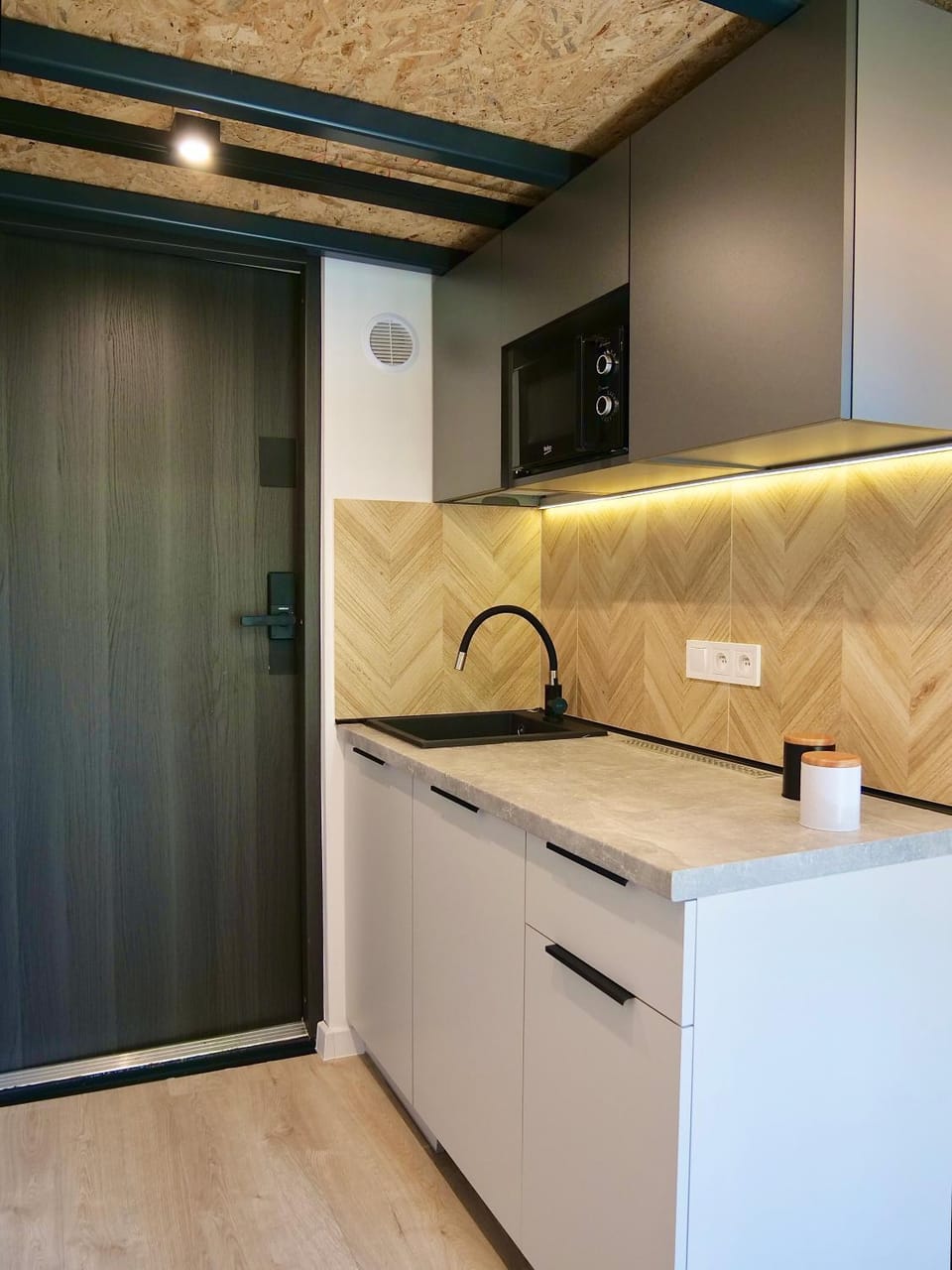 Kitchen or kitchenette
