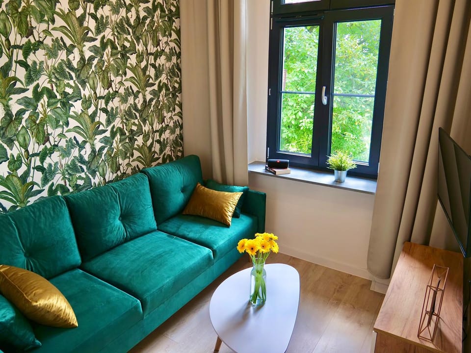 TV and multimedia, Seating area