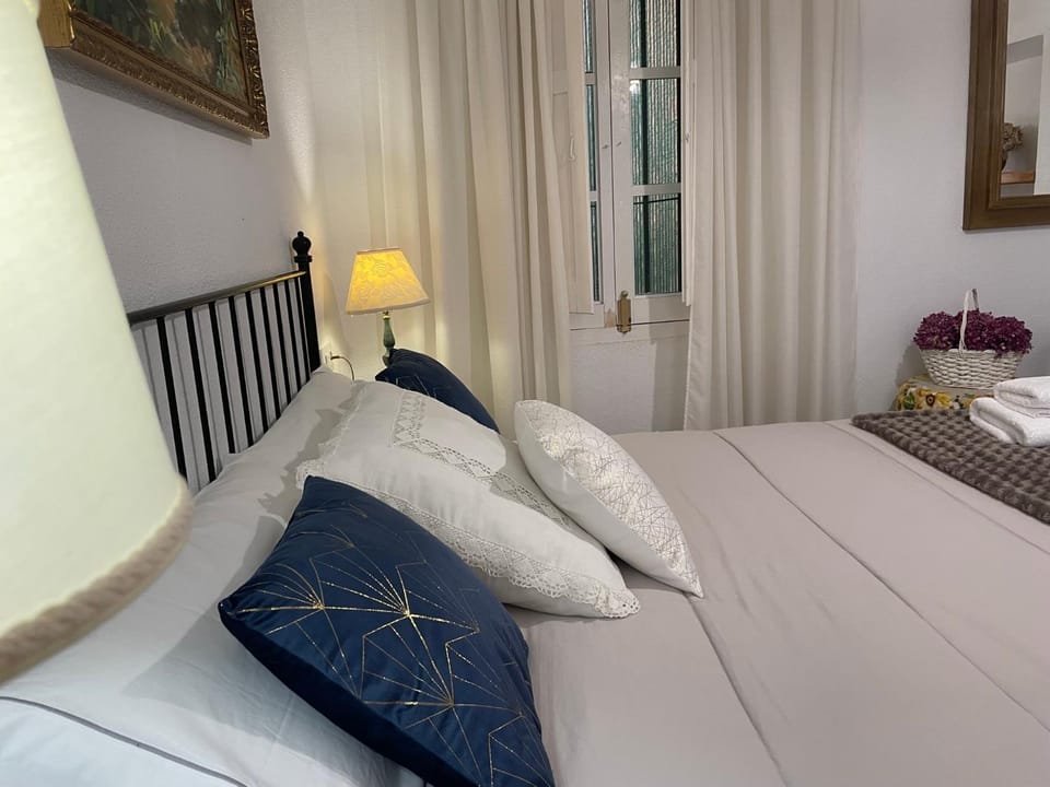 Bed, Decorative detail, Bedroom