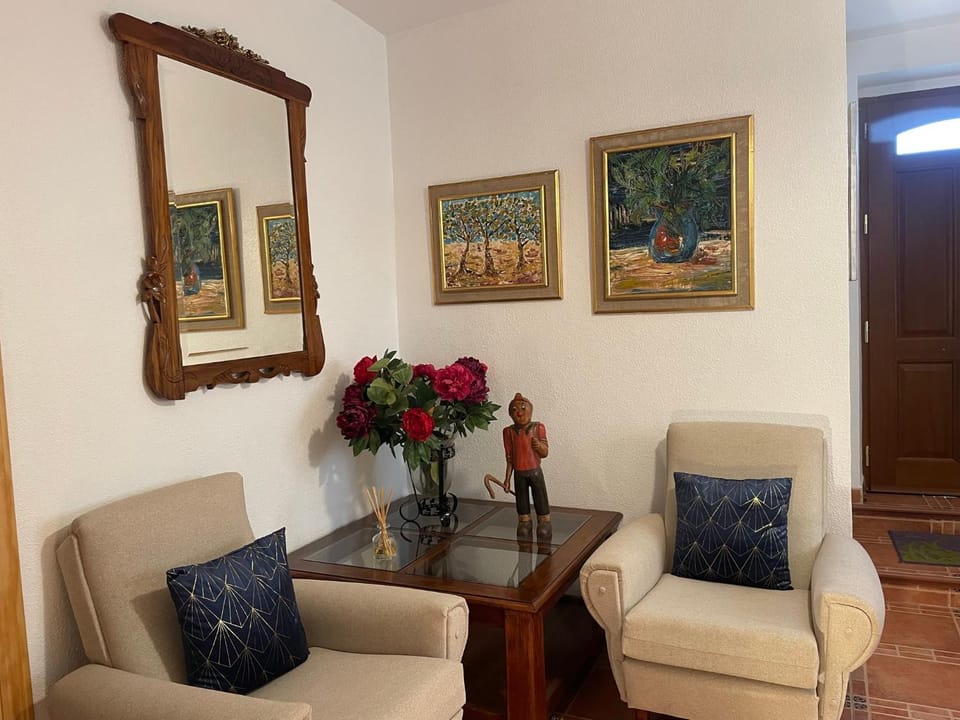 Lobby or reception, Decorative detail