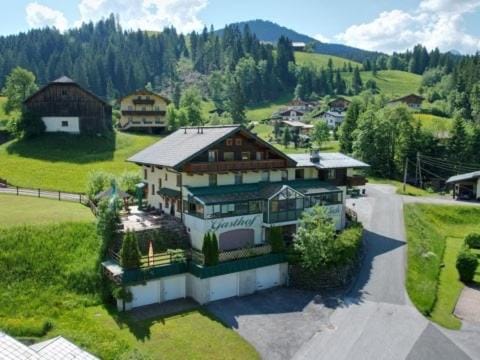 Gasthof Schönblick Rußbach Bed and Breakfast in Salzburgerland