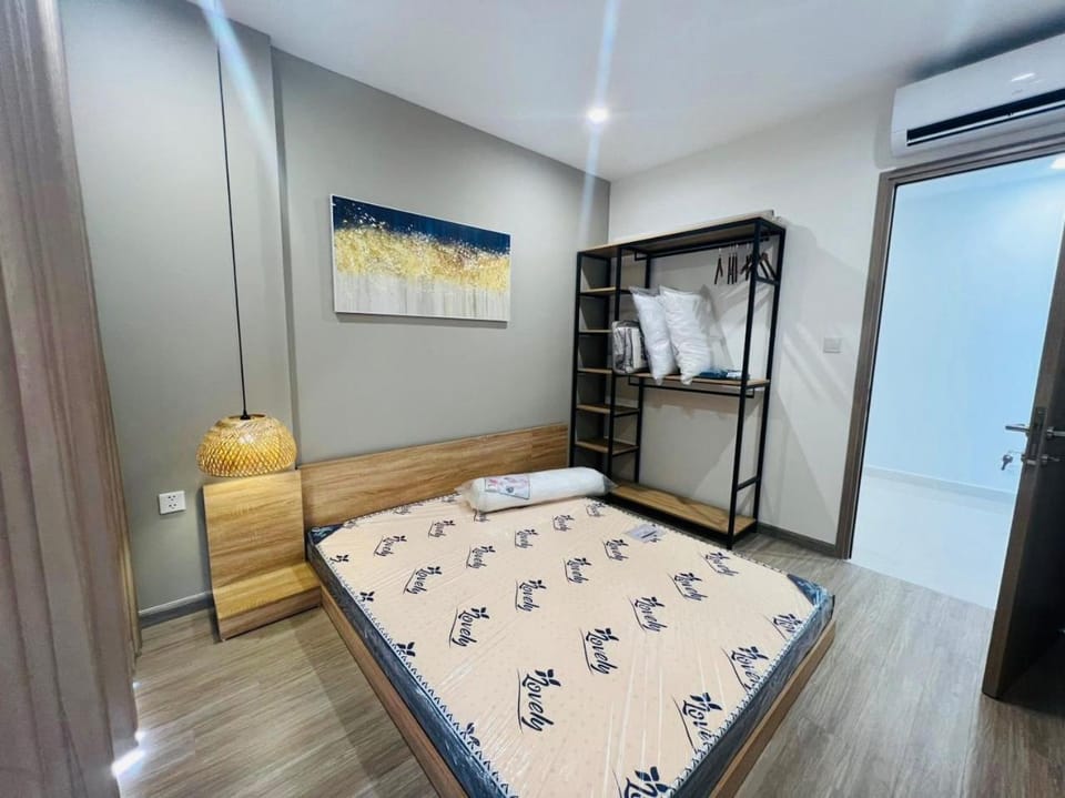Bed, Photo of the whole room, wardrobe
