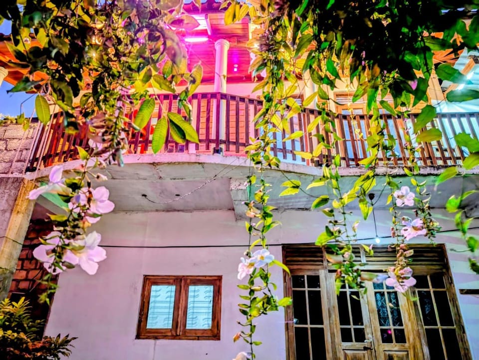purple villa Villa in Mirissa