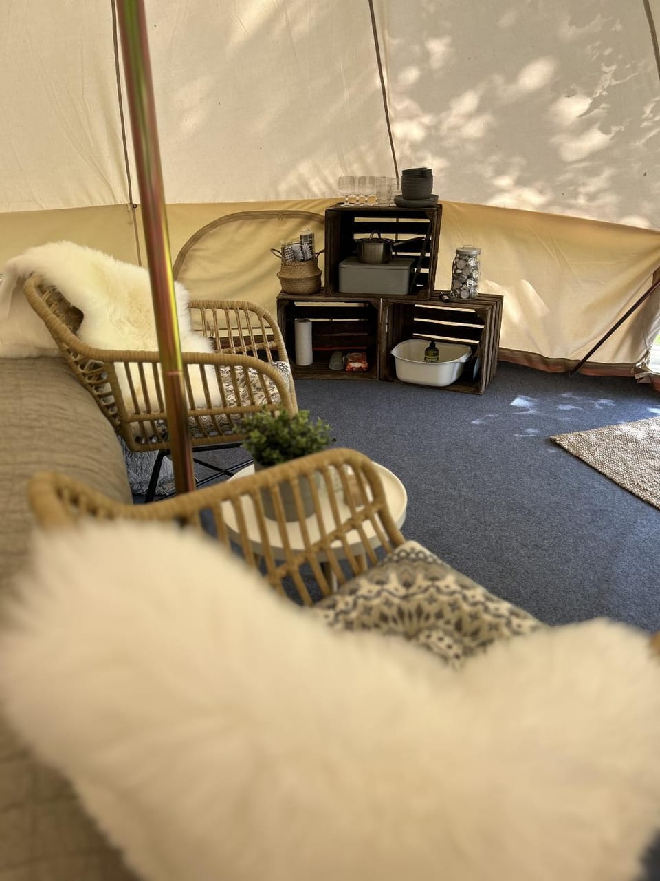 Glampingtält, privat område, 3 mil utanför Örebro Luxury tent in Sweden
