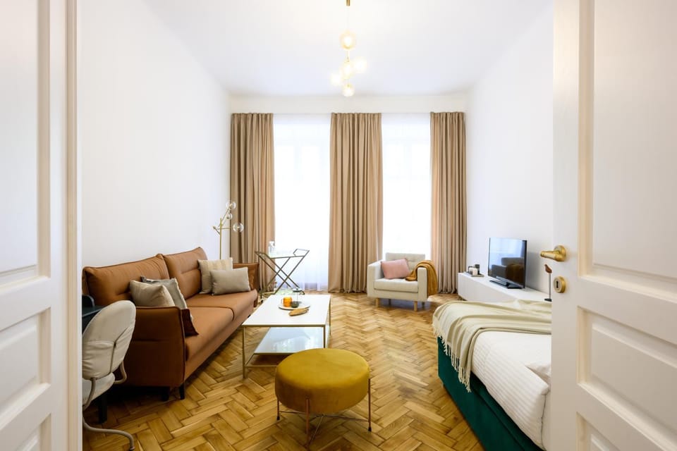 Living room, Photo of the whole room, Seating area