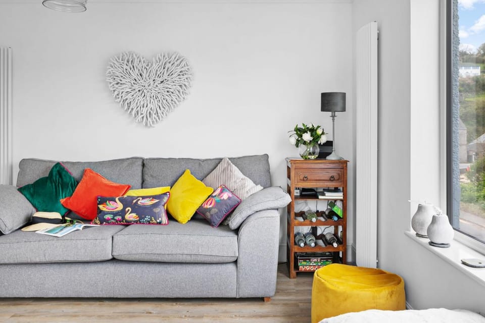 TV and multimedia, Living room, Seating area, internet