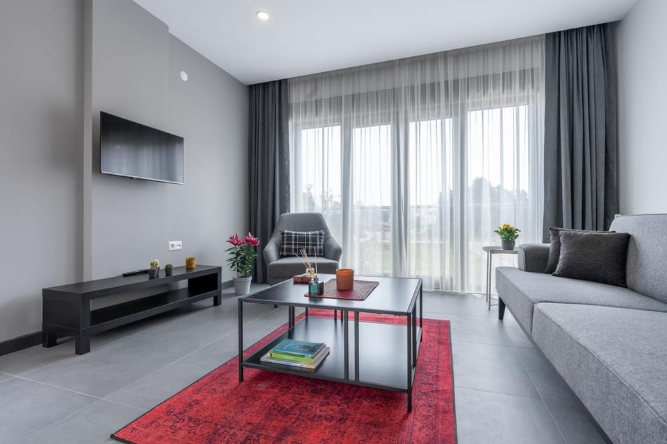 Communal lounge/ TV room, TV and multimedia, Living room, Evening entertainment