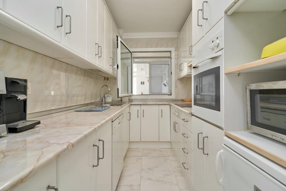Kitchen or kitchenette, Living room