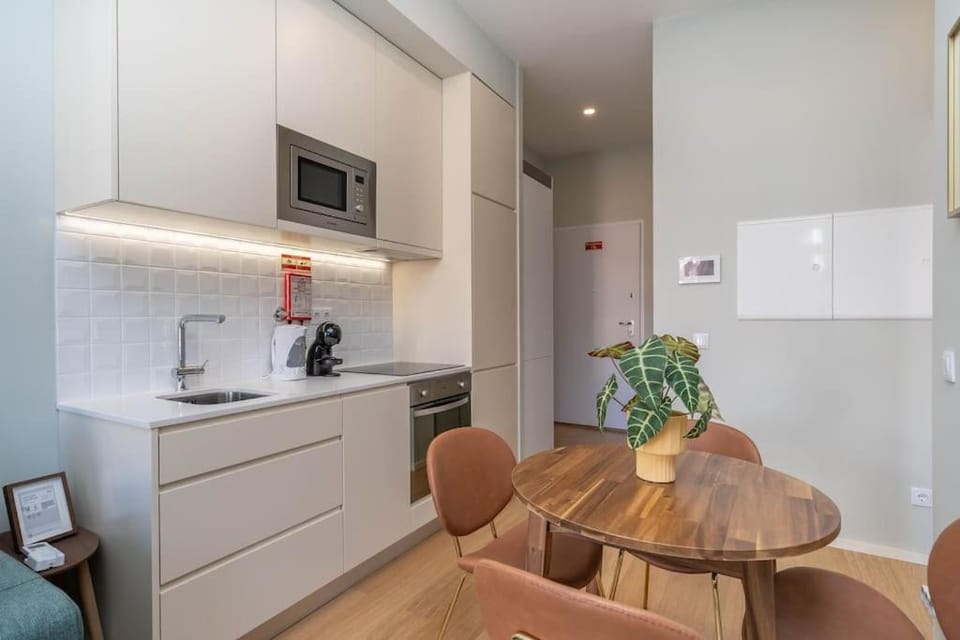 Kitchen or kitchenette, Living room, Dining area, minibar, pet friendly, stove, toaster