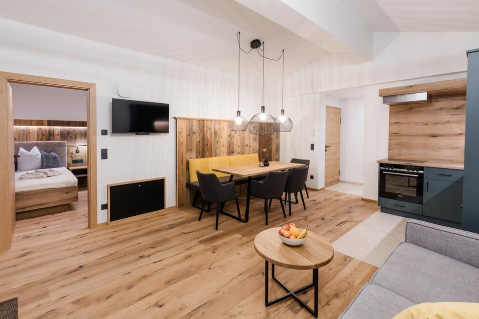 Living room, Dining area, kitchen