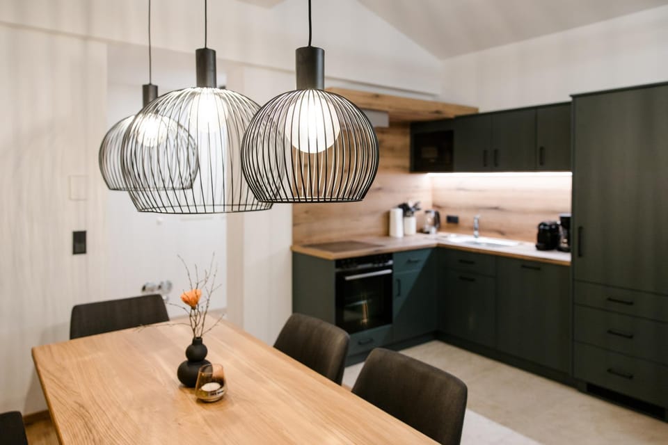 Dining area, kitchen