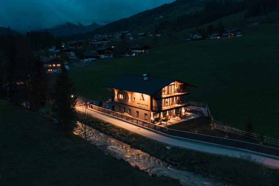 Night, Neighbourhood, Natural landscape, Mountain view
