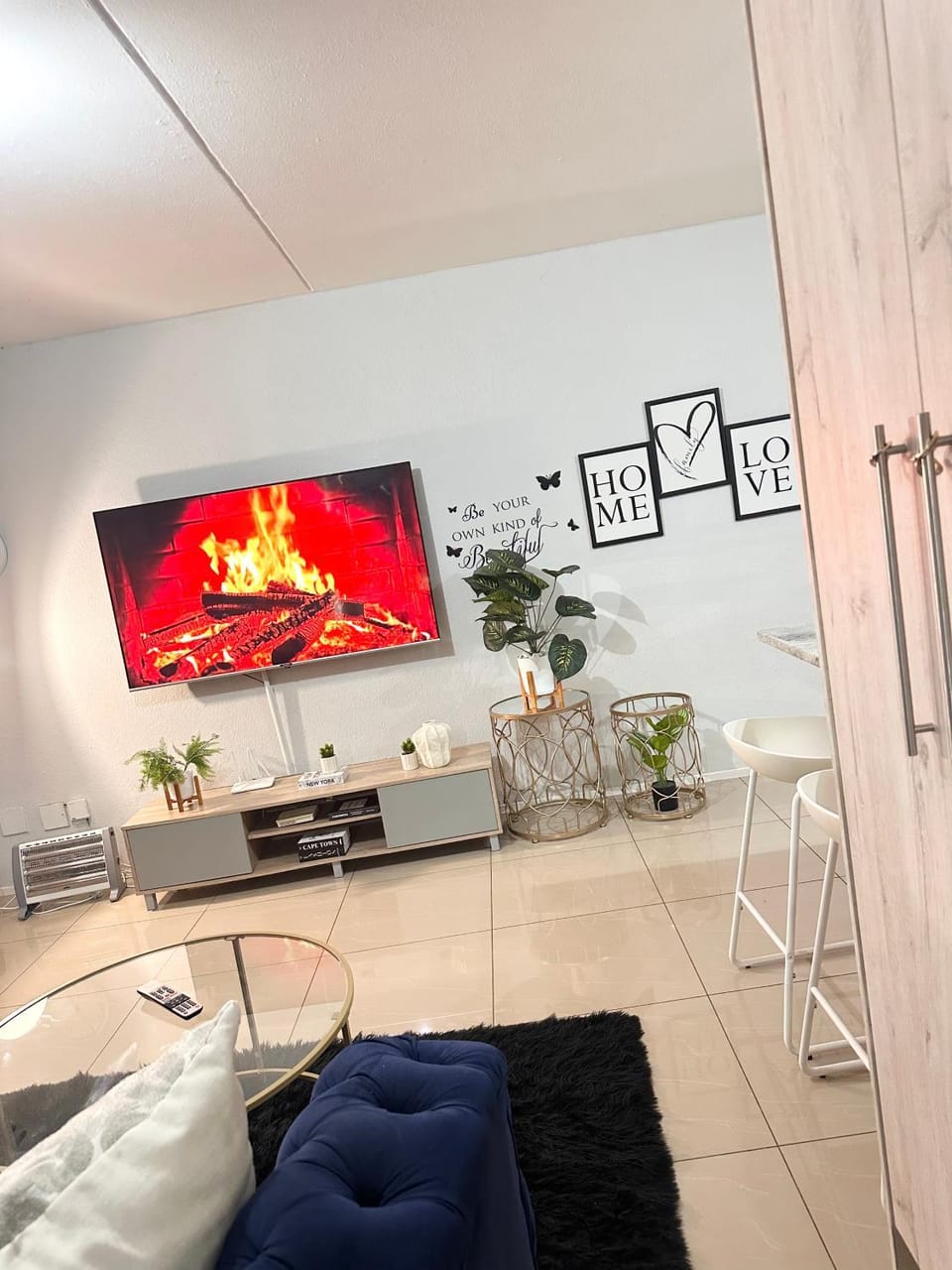 Fully Furnished 3 bedroom apartment rental Apartment in Roodepoort