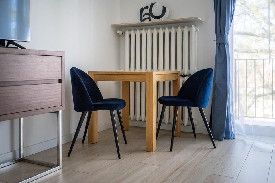 Dining area, hair dresser