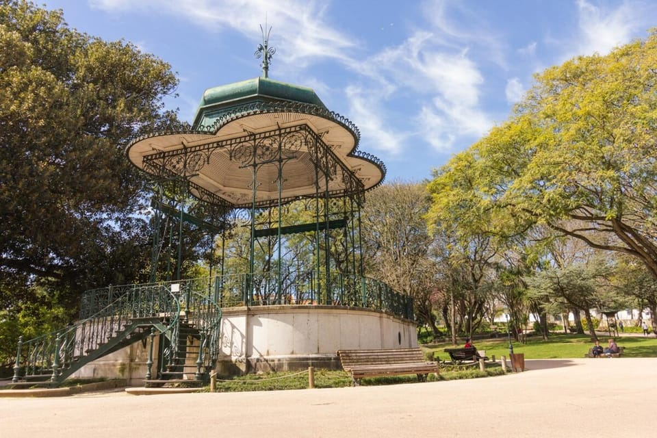 São Bento Classic with Parking Apartment in Lisbon