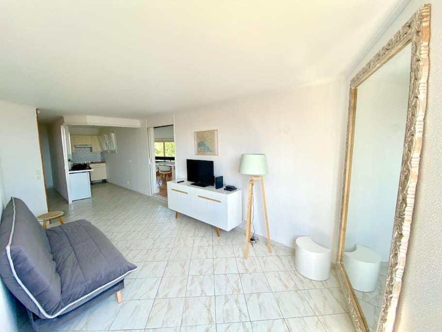 Appartement spacieux 65M2, avec piscine et parking Apartment in Fréjus