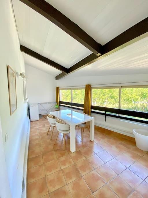 Appartement spacieux 65M2, avec piscine et parking Apartment in Fréjus