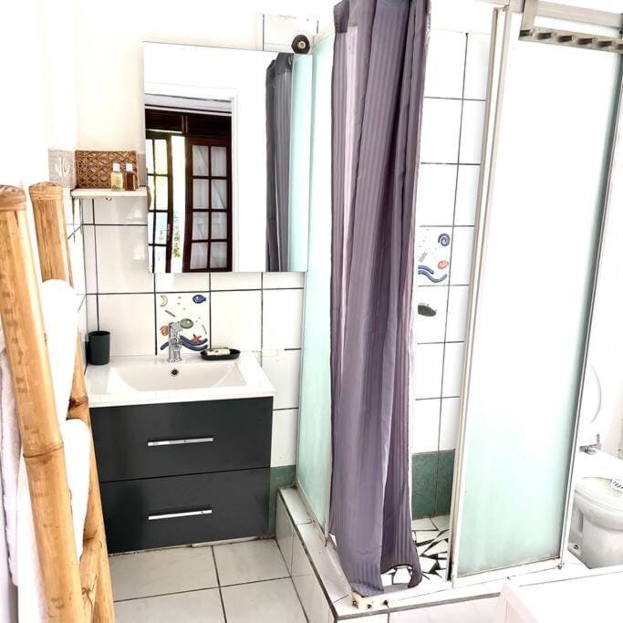 Shower, Bathroom, towels