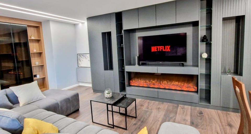 TV and multimedia, Living room, Seating area