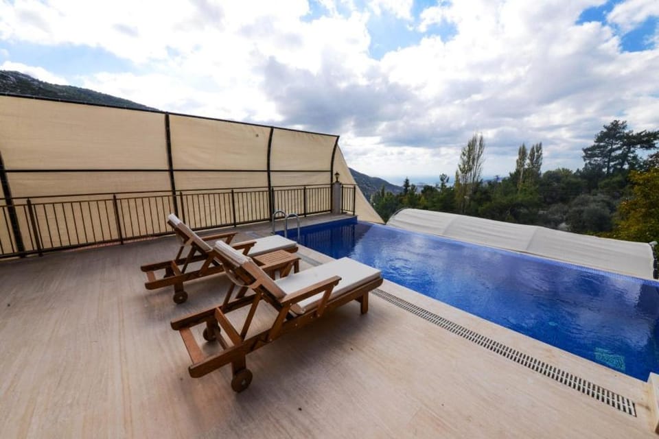 Natural landscape, Balcony/Terrace, Balcony/Terrace, Mountain view, Pool view, Swimming pool, Swimming pool, sunbed