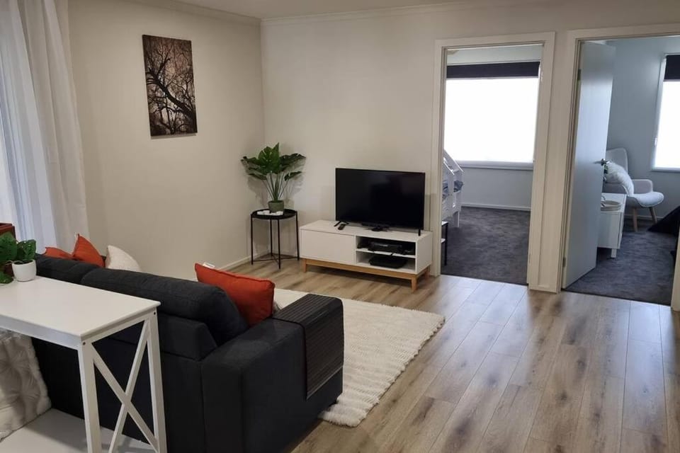 Communal lounge/ TV room, TV and multimedia, Living room, Seating area, Evening entertainment