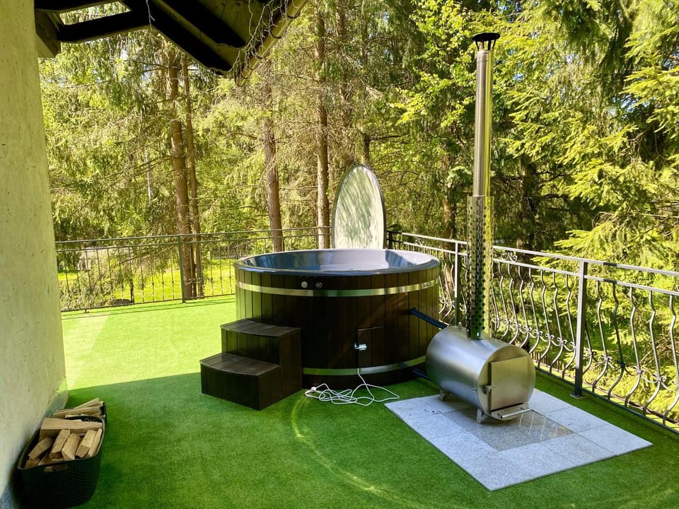 Natural landscape, Garden, Hot Tub, Hot Tub, Garden view