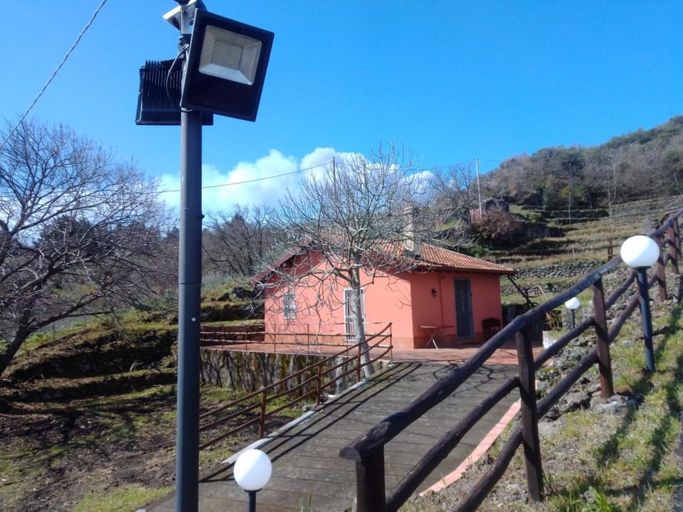 CHALET ETNA NORD LINGUAGLOSSA Chalet in Sicily